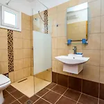 Evrika アパート Skála Marión