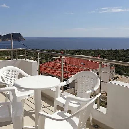 Studios Evrika Apartment Skála Marión